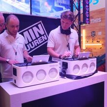 M1X-DJ Sound System одобрил Armin van Buuren