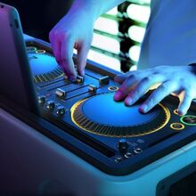 M1X-DJ Sound System одобрил Armin van Buuren