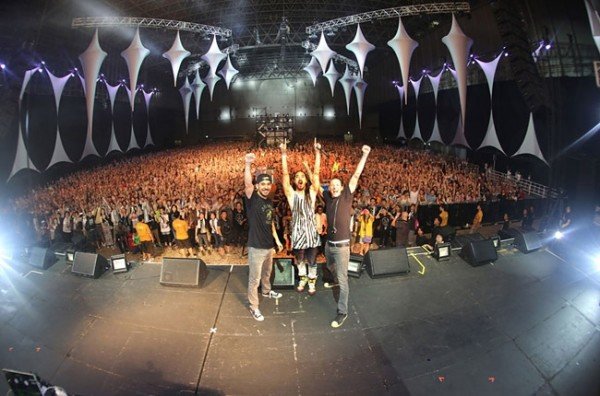 Steve Aoki premieres Linkin Park collaboration ‘A Light That Never Comes’